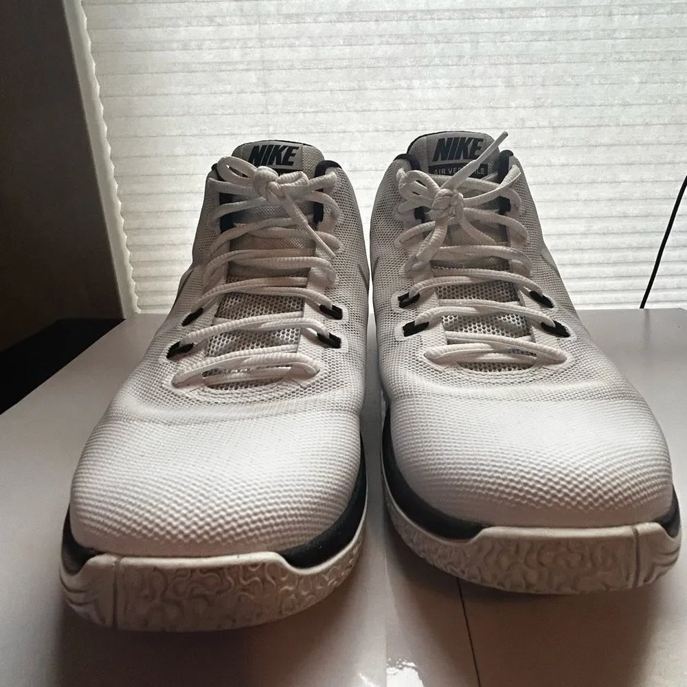 Nike men white
